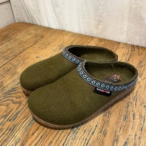 HAFLINGER Green Wool Clogs – Size 37